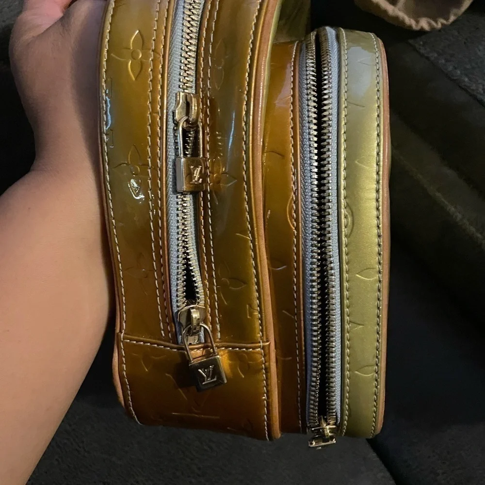 Authentic LV Vernis Monogram Backpack Two Tone Louis Vuitton // 1999 Monogram Vernis Murray Backpack – VSP  main image 4